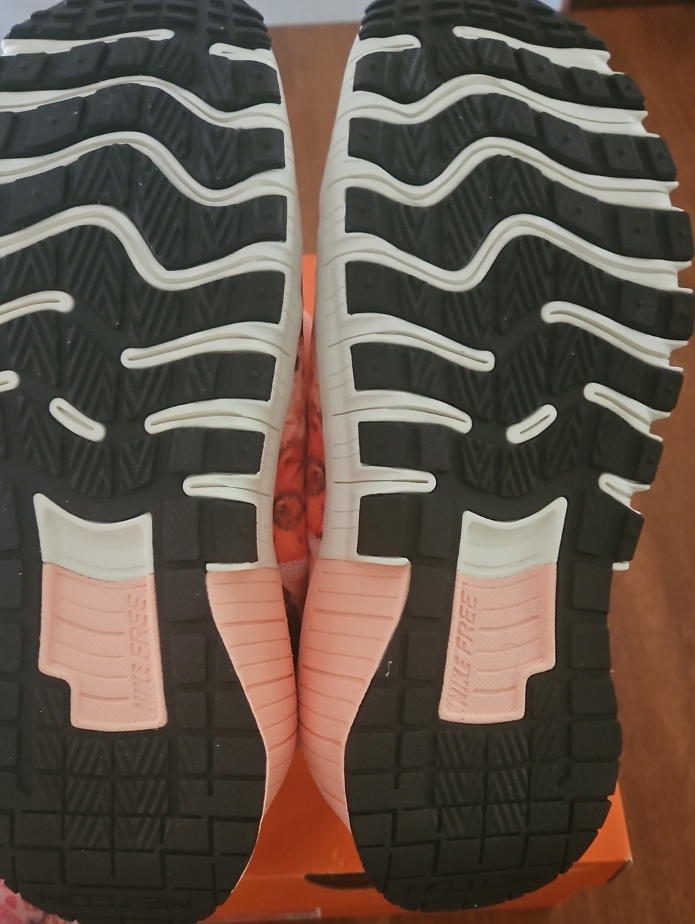 Nike Women's Pink Floral Print Running Sneakers - Picture 5 of 6